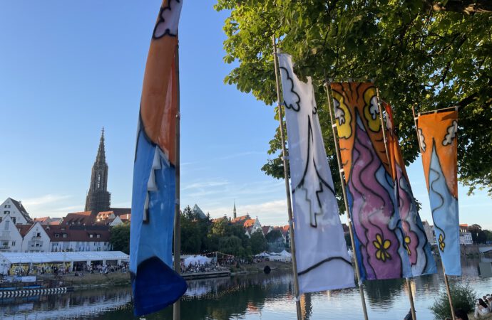 666 Flags for the Danube Festival – art quarter Budapest